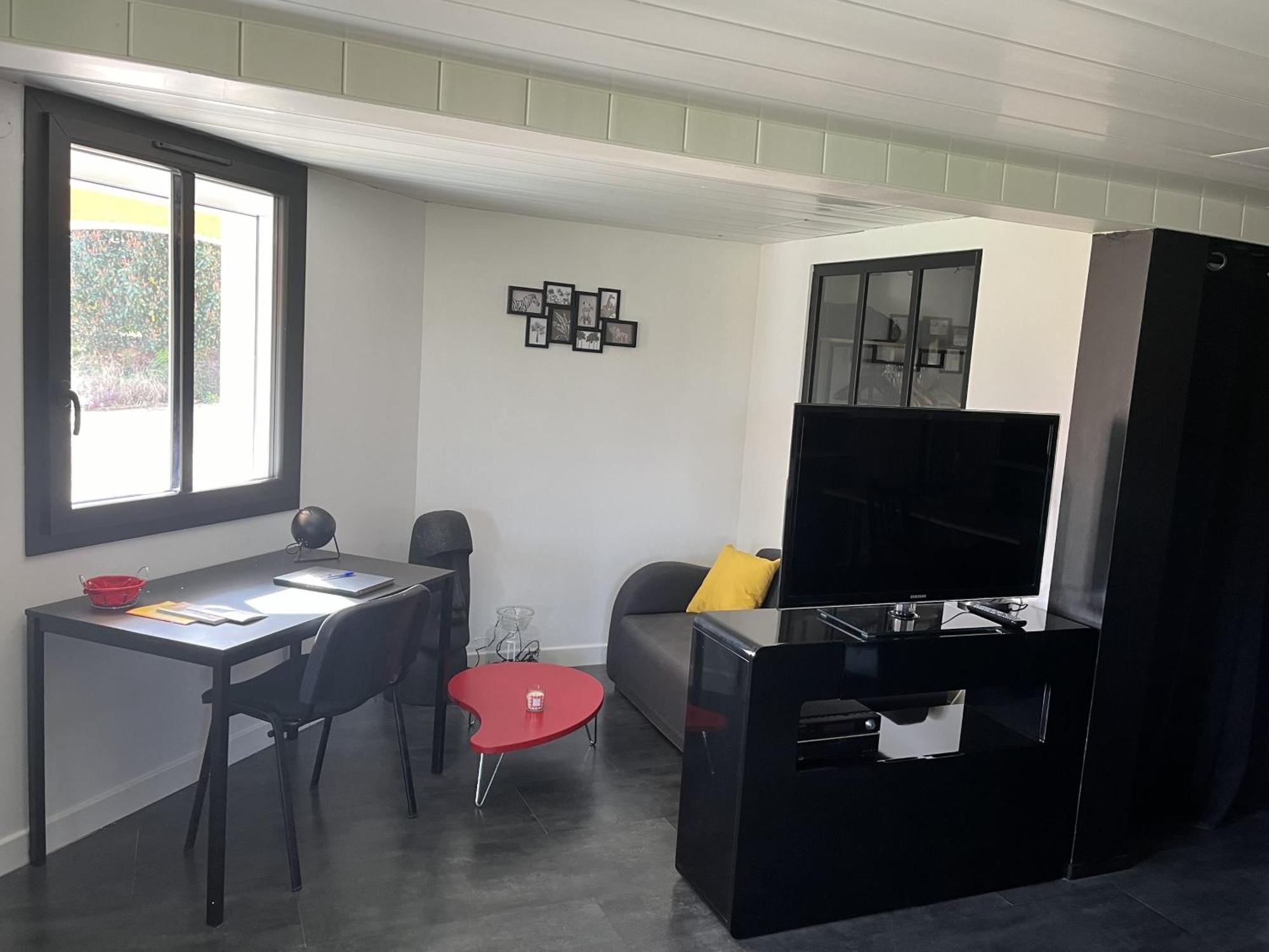 Comme Dans Un Ecrin - T2 De 50 M² Avec Jardin, Terrasse Et Piscine Daire Vernaison Dış mekan fotoğraf